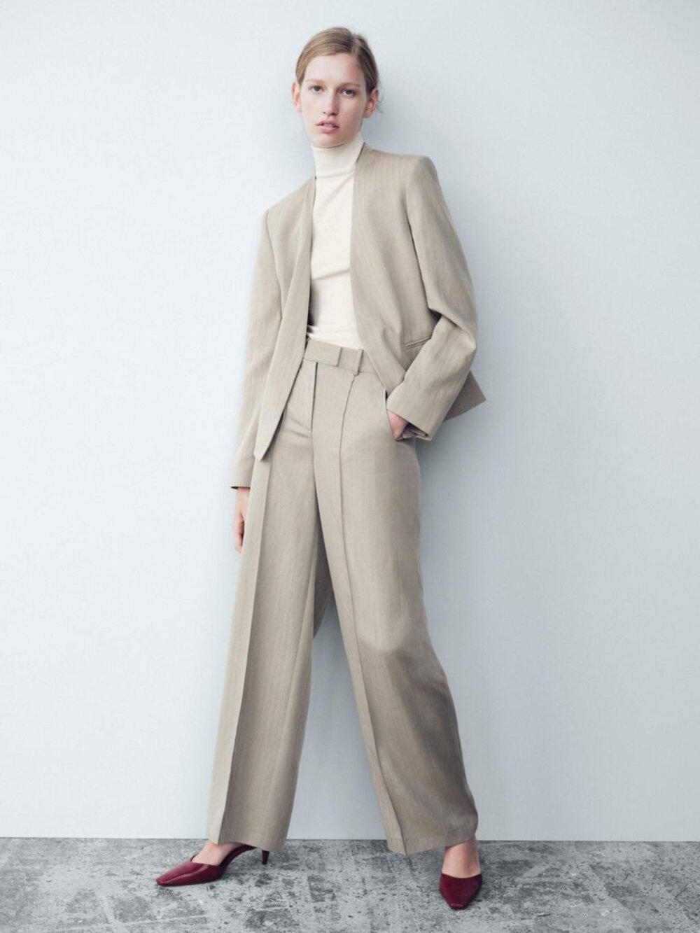 COLLARLESS FITTED BLAZER